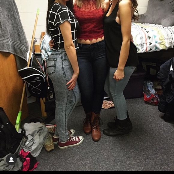 Black cutout tank top - Picture 2 of 4